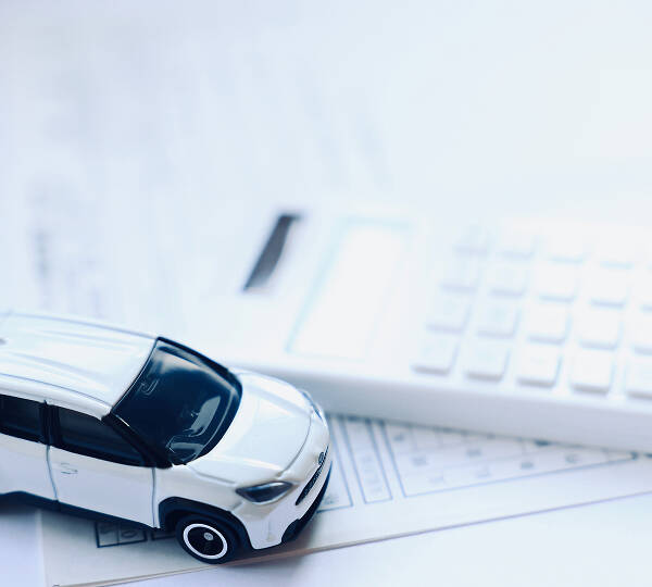 ディーラー見積もりのイメージ（高額に悩むお客様）